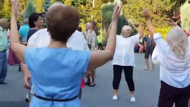 А ПОНАД ГОРАМИ 27.08.2023 ХАРЬКОВ СЕГОДНЯ ТАНЦЫ смотреть онлайн