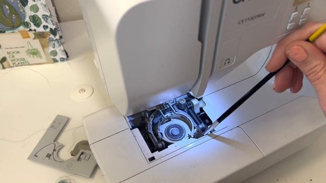 How to clean a brother sewing machine // ft worlds tiniest vacuum смотреть онлайн