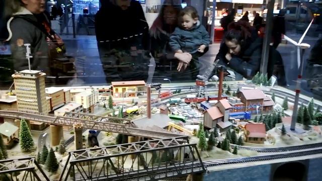 Miniatur - Eisenbahn / Dresden Hauptbahnhof / Ekseption - Choral  // DresdenDresden2024