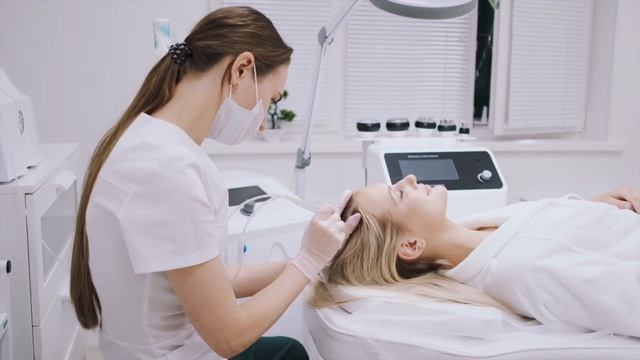 Уход за кожей головы в Новосибирске. Очищение, стимуляция роста волос, терапия алопеции смотреть онлайн