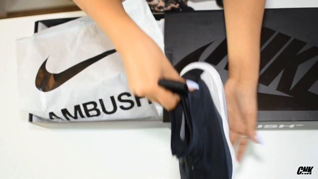 60 Second SneakHERS: Nike x AMBUSH Air Max 180 смотреть онлайн