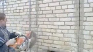 Алмазная резка кирпичной стены