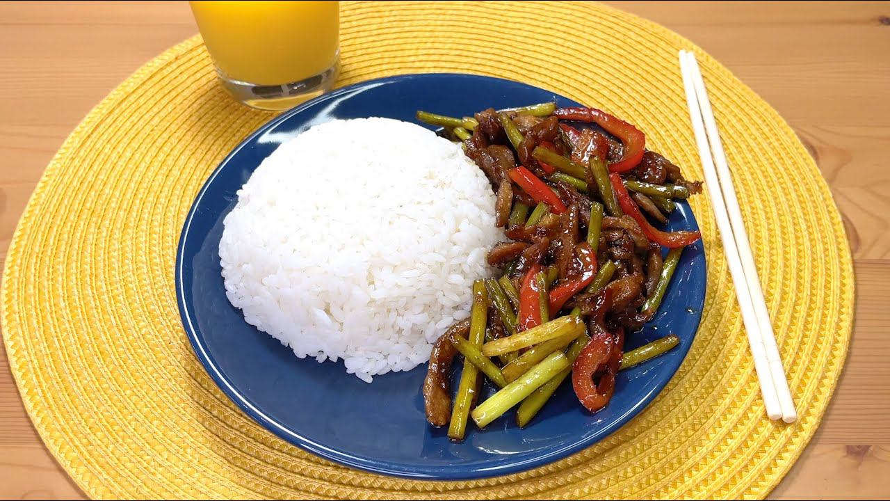 Свинина с побегами чеснока. Китайское блюдо с рисом. 蒜薹炒肉. смотреть онлайн