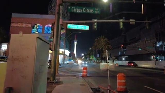 Walking the ENTIRE Las Vegas Strip & Visiting EVERY Casino смотреть онлайн
