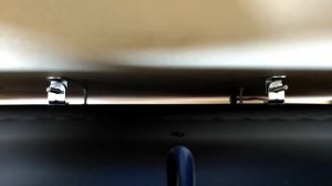 Как повесить телевизор на стену с помощью винтов и мебельных уголков