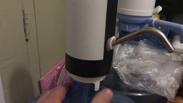 1 минута сравнение электрической и ручной помпы для воды смотреть онлайн