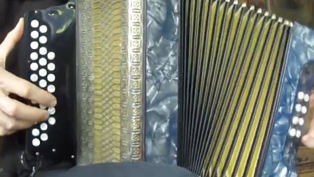 Scottish Breton, pays de Retz / Hohner Club / https://akkordeon-museum.ch/hohner-club-iv-blau/ смотреть онлайн
