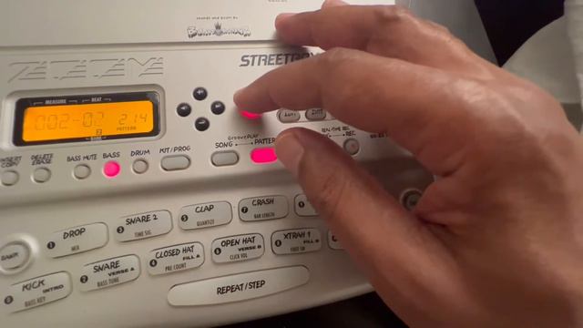 Zoom SB 246 More Beats