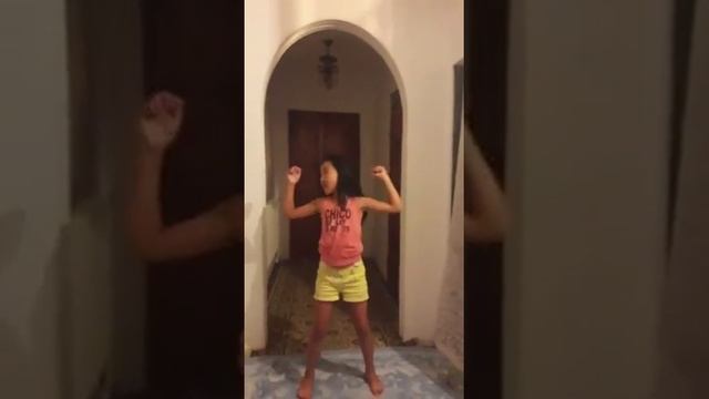 9 летняя девочка танцует красиво смотреть онлайн