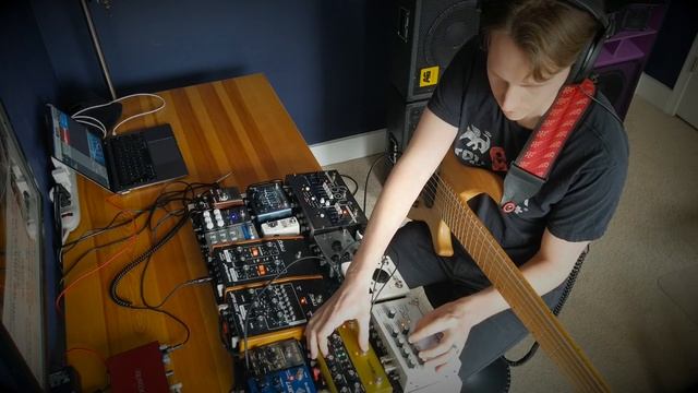 Sonic Sketch #6 [ Strymon Volante, Hologram Microcosm, Eventide H9, Fairfield Randy's Revenge ] смотреть онлайн