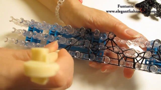Batman Symbol/Bat Charm - How to Rainbow Loom Design -Logo/Symbol Series смотреть онлайн
