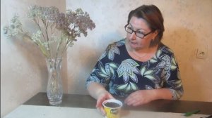 Хамедорея - сею семенами. Очиток видный - укореняю отростки.