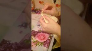 Простая и красивая роза из туалетной бумаги