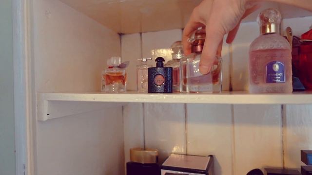NEW PERFUME TRAY & ORGANISING MY PERFUMES IN THE NEW HOUSE 🏠 Relaxing perfume video смотреть онлайн