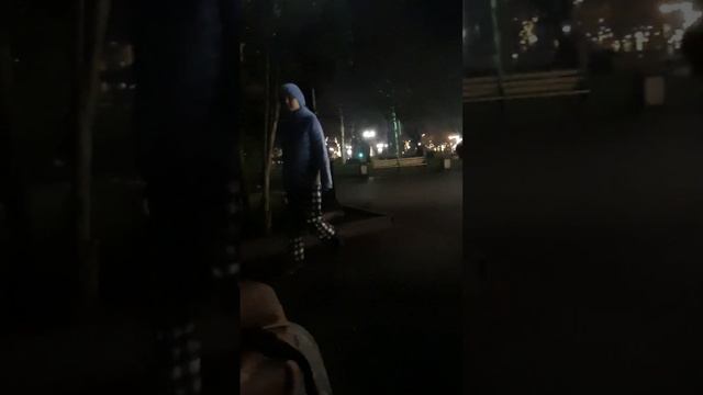 Променад по площади Нахимова и Набережной в предновогодний час 31.12.22 смотреть онлайн