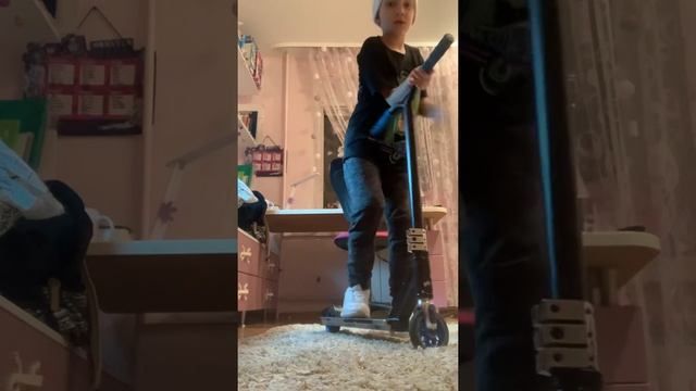 Как сделать бар-спин на самокате смотреть онлайн