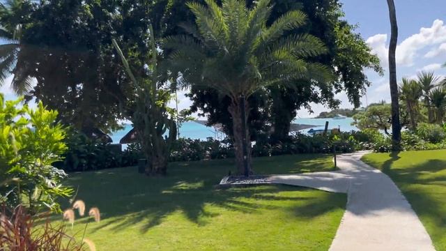 LUX* Grand Baie Resort & Residences 5* Маврикий 2023 - самый стильный отель на острове смотреть онлайн