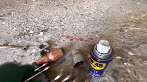 Как выкрутить болт натяжителя цепи на эндуро мотоцикле. #ремонт #мотоцикл#чинить