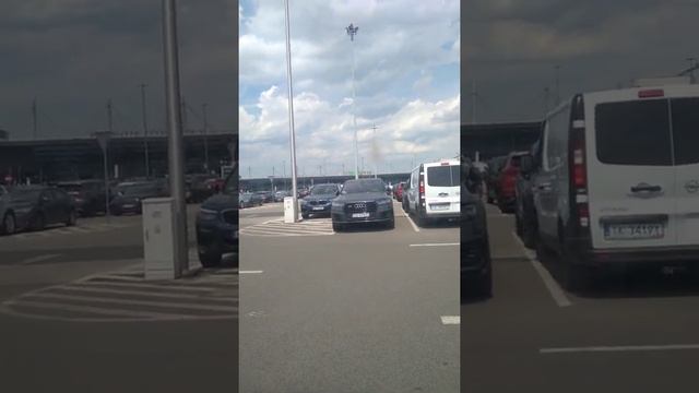 Poland Ep. 16: Leaving from Katowice Airport! смотреть онлайн