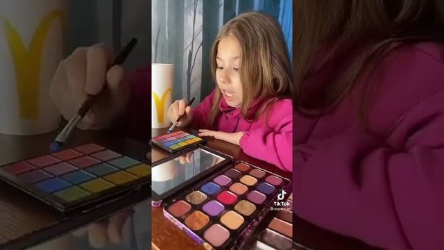 ?МИЛАНА ХАМЕТОВА и НАТАША - показывают как делать макияж смотреть онлайн