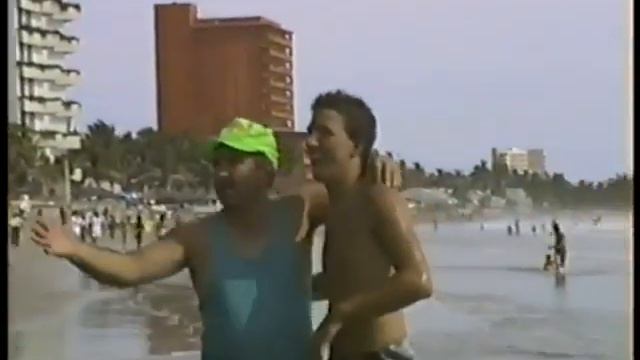 Lou Buitrago Life Video смотреть онлайн