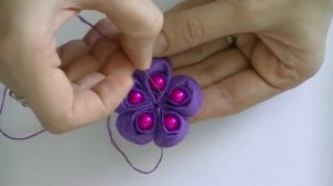 Брошь цветочек из фетра и бусин своими руками. Мастер класс