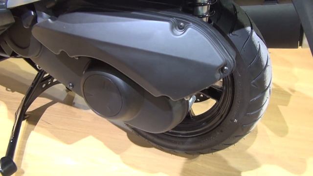 Suzuki Burgman 200 (2020) Exterior and Interior смотреть онлайн