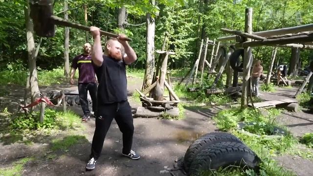 Тренирую кулаки, чтобы сломать Штыркову голову! Дацик начал подготовку к бою смотреть онлайн