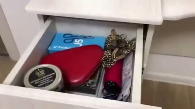 Видеоотзыв о туалетном столике Диал Кэт-6 смотреть онлайн