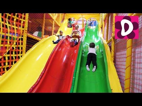 ✿ Indoor Playground Family Fun for Kids Indoor Play Area Playroom with Balls Диана ИГРАЕТ в ИГРОВОЙ смотреть онлайн