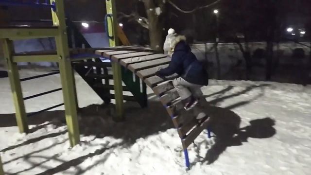 У нас выпал первый снег смотреть онлайн