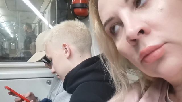 ASMR metro Москва смотреть онлайн