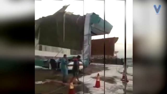 The streets turned into icy rivers! Storm and hail hit Tarija, Bolivia смотреть онлайн