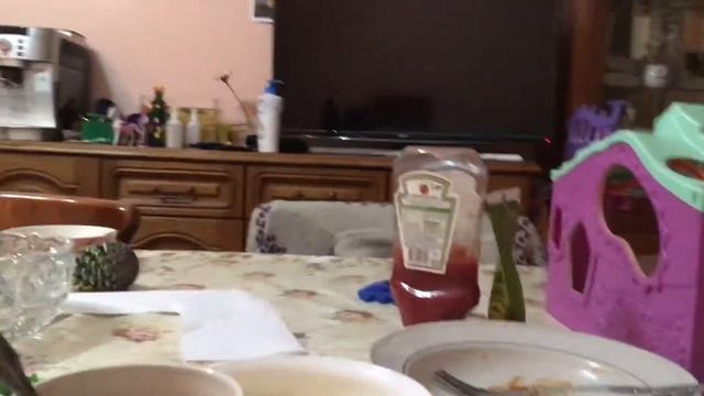 Папа остался один с дочками. Младшей 1.8 лет, старшей почти 5 лет