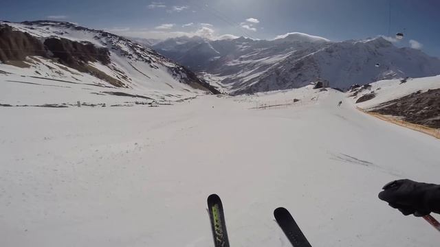 Эльбрус на горных лыжах в солнечное утро: 3:35 с 