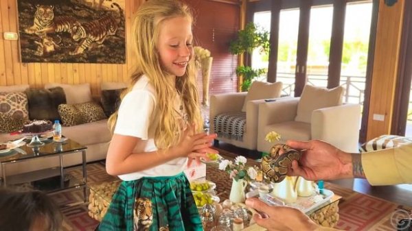 Nastya and Dad explore kids entertainment in Dubai