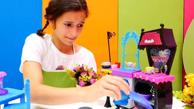 Дракула Монстр Хай готовится к вечеринке - Мультики для девочек