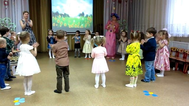 "На полянке" / малыши/ Евтодьевой Аллы смотреть онлайн