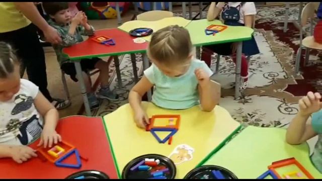 Занятие по техническому конструированию из цветных палочек Кюизенера в средней группе смотреть онлайн