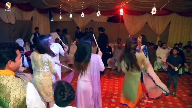 Pari Paro ,Maha G , Maria Ali , Zebi Mix Dance Performance 2019 смотреть онлайн
