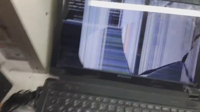 РЕМОНТ РАЗБИТЫЙ МАТРИЦА (ЭКРАН) НОУТБУК LENOVO - ЧУТ-ЧУТ ШУТКИ смотреть онлайн