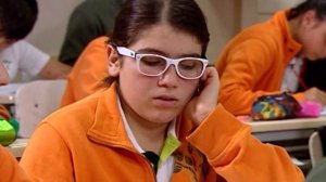 Sihirli Annem - Derste Romantik Mektuplaşma!