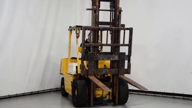 AJ39 Komatsu FD40-4; Year 1990