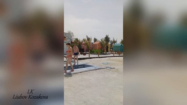 Дубай/Пляж LA MER (103)12/Dubai Beach LA MER/Достопримечательности в Дубае смотреть онлайн