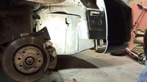 Как снять переднее крыло на Дэу Нексия