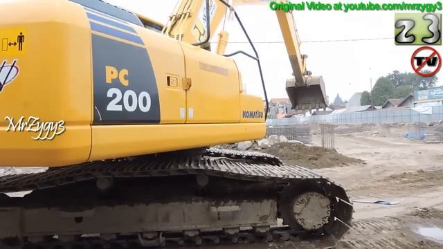 Excavator Komatsu PC200 8 Working On Market Construction смотреть онлайн