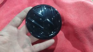 шильдик VW на поло седан.