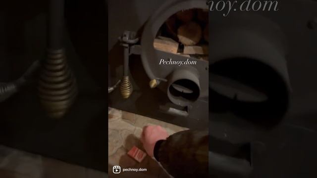 Растапливаем банную печь в неотапливаемой бани. Все для бани в наличии ? #печнойдом #баня #батайск смотреть онлайн