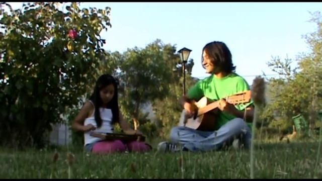 Ángela Uribe y Denis Miranda - Medley a Metalófono y Guitarra смотреть онлайн