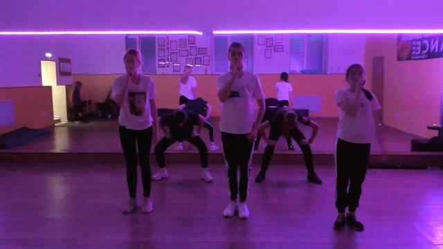 КРУТОЙ танец ESCALATE - Tsar B смотреть онлайн